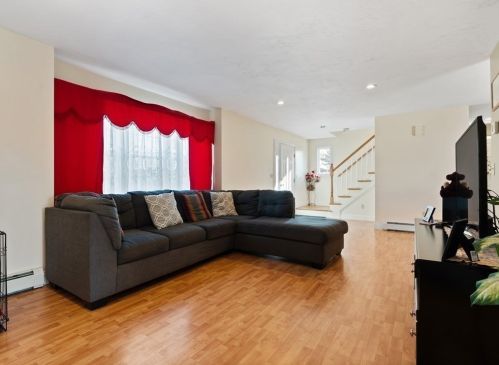 305 Detroit St, Fall River MA 02721-4904 exterior