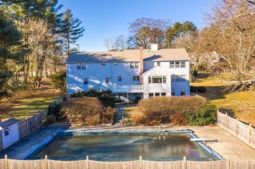 1140 Webster St, Needham MA 02494-2431 exterior