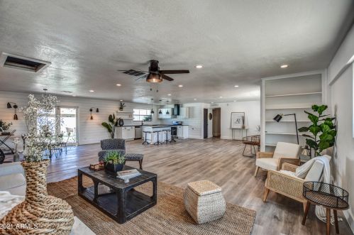 3212 Captain Dreyfus Ave, Phoenix AZ  85032-6146 exterior