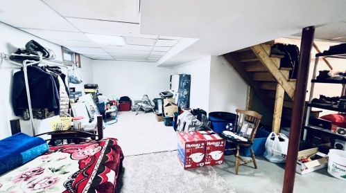 11 Grove Ave, Montgomery MA  01085-1308 exterior