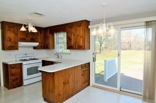 10 Foley Dr, Southborough MA 01772-1605 exterior