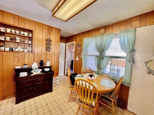 1083 Phillips Rd, New Bedford MA 02745-1716 exterior