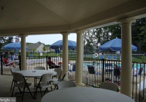 712 Weatherby Dr, West Deptford NJ  08096-5176 exterior