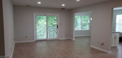 10 Katie Ct, East Hanover NJ  07936-3523 exterior