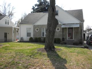 2590 Burnett Ave, Louisville KY  40217-2035 exterior