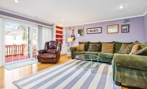 18 Angier Cir, Newton MA 02466-2901 exterior