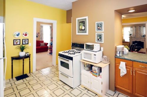 106 Arnold St, New Bedford MA 02740-3640 exterior