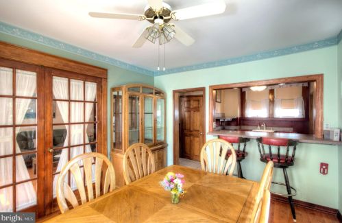 209 Delsea Dr, West Deptford NJ 08093-1222 exterior