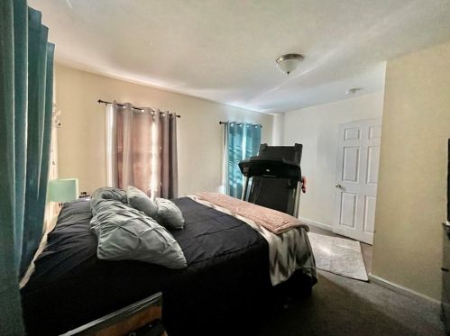 401 Washington St, Taunton MA 02780-1784 exterior