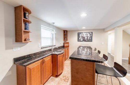 1907 Wenonah Ave, Forest View IL 60402-1666 exterior