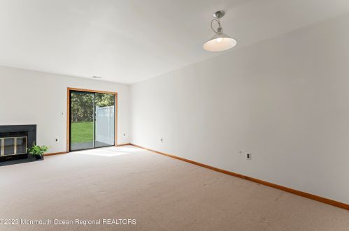 73 Wigwam Ln, Tinton Falls NJ 07724-3176 exterior