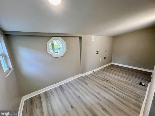 1558 Delaware St, West Deptford NJ  08066-1420 exterior