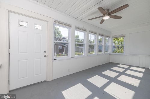 1022 Penn Line Rd, West Deptford NJ 08066-1075 exterior