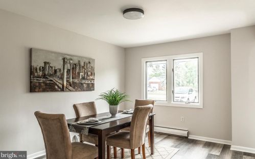 1476 Crown Pt Rd, West Deptford NJ 08093-1712 exterior