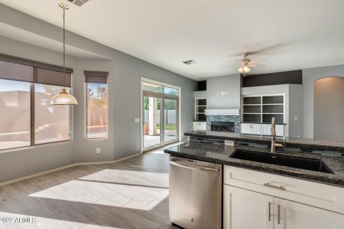 519 Anderson Ave, Phoenix AZ 85023-2211 exterior