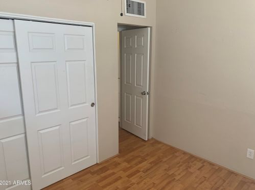 7038 42nd St, Phoenix AZ  85042-8906 exterior