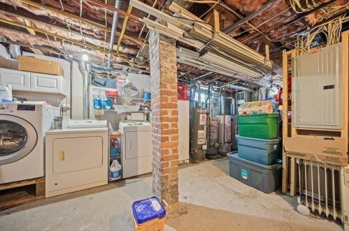 221 Healy St, Fall River MA 02723-1289 exterior