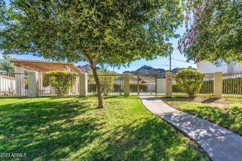 8805 12th Pl, Phoenix AZ  85020-3017 exterior