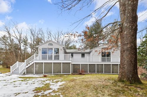 347 Prospect St, Hingham MA 02061-1140 exterior