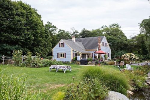 17 Guide Board Rd, Plymouth, MA 02360-5525