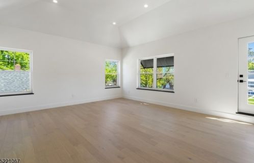 19 Grant Ave, East Hanover NJ  07936-2950 exterior