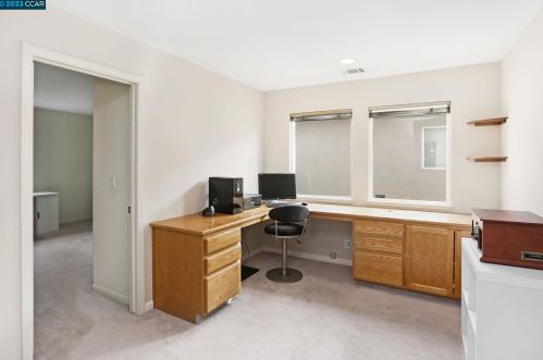 357 Napoleon Dr, San Leandro CA 94577-1580 exterior