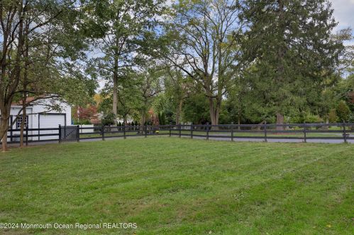 215 Silverside Ave, Little Silver NJ 07739-1713 exterior