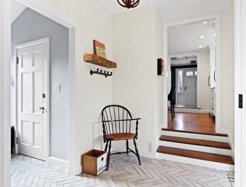 64 Fair Oaks Park, Needham MA 02492-3104 exterior