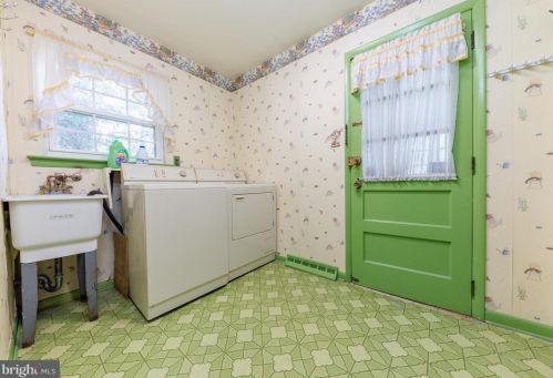 605 Chestnut Ave, West Deptford NJ 08097-1603 exterior