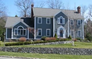 2 Stonebridge Ln, Dartmouth MA  02748-5500 exterior