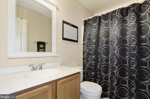 8556 Window Latch Way, Columbia MD 21045-5637 exterior