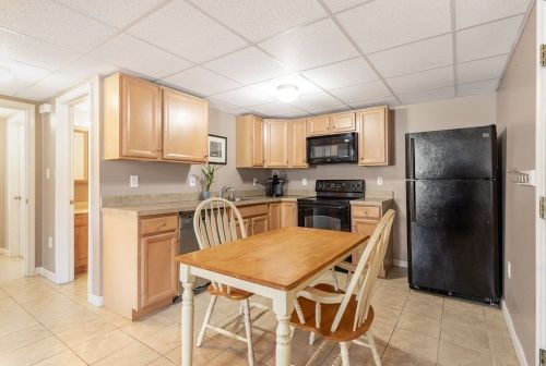 5 Juniper Rd, Lynnfield MA 01940-2416 exterior