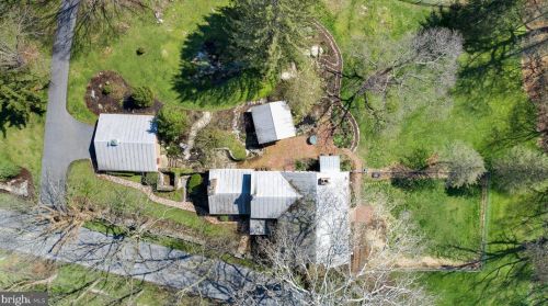 385 Springview Rd, Carlisle PA 17015-7411 exterior