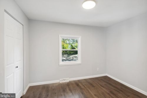 1860 Rosemore Ave, West Deptford NJ 08096-4327 exterior