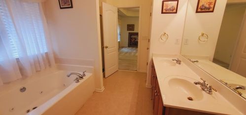 300 Sunderland Way, Stockbridge GA 30281-7958 exterior