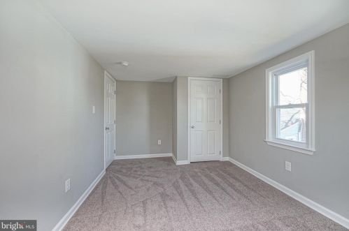 326 Billingsport Rd, West Deptford NJ 08066-2238 exterior