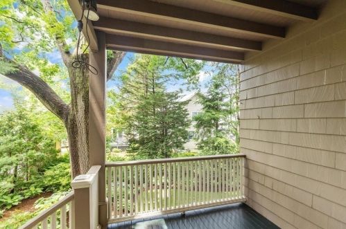 147 Highland Ave, Arlington MA 02476-7846 exterior