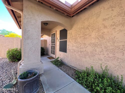 4619 Adobe Dr, Phoenix, AZ 85050-6851