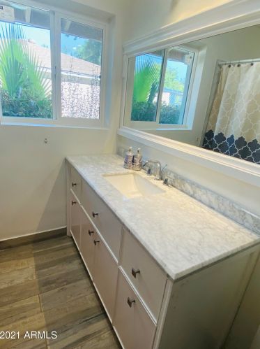 4109 Catalina Dr, Phoenix AZ 85031-3841 exterior