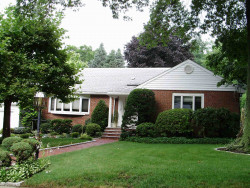 74 Broken Tree Rd, Newton, MA 02459-3449