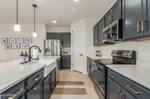 7508 33rd Dr, Phoenix, AZ 85041-7412