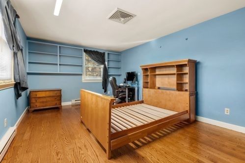 1140 Webster St, Needham MA 02494-2431 exterior