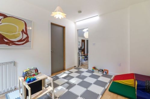 51 Gln Ave, Newton MA 02459-2048 exterior