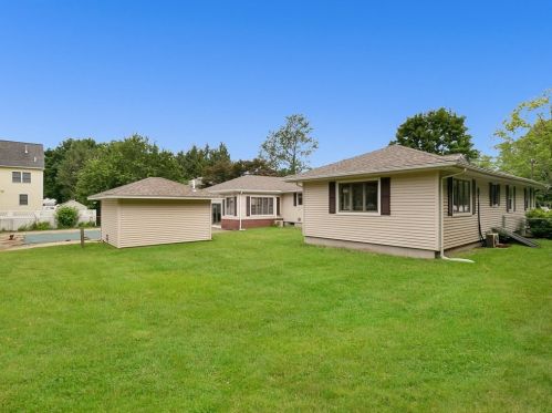 9 Gaywood Cir, Methuen MA  01844-2005 exterior