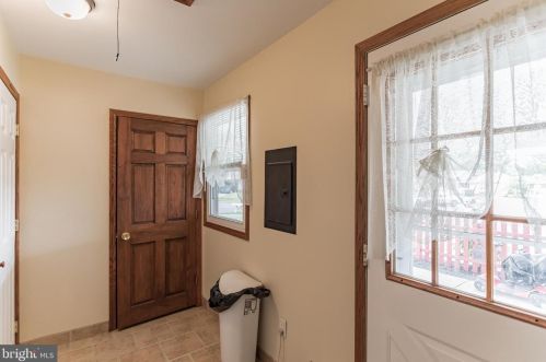 100 Holly Dr, West Deptford NJ 08096-3320 exterior