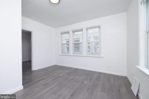 1022 Penn Line Rd, West Deptford NJ 08066-1075 exterior