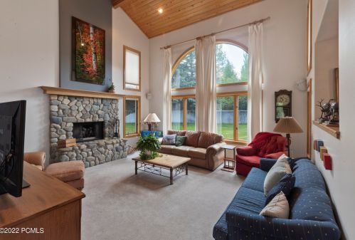 5063 Mdw Dr, Park City UT 84060-6813 exterior