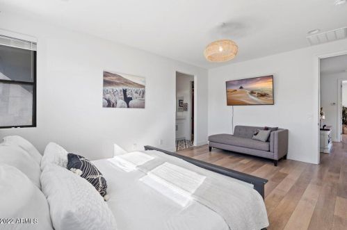 3130 Beryl Ave, Phoenix AZ  85028-3806 exterior