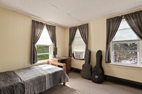 32 Corthell Ave, Whitman MA 02382-1803 exterior