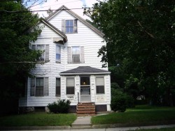 329 River St, Newton, MA 02465-1439